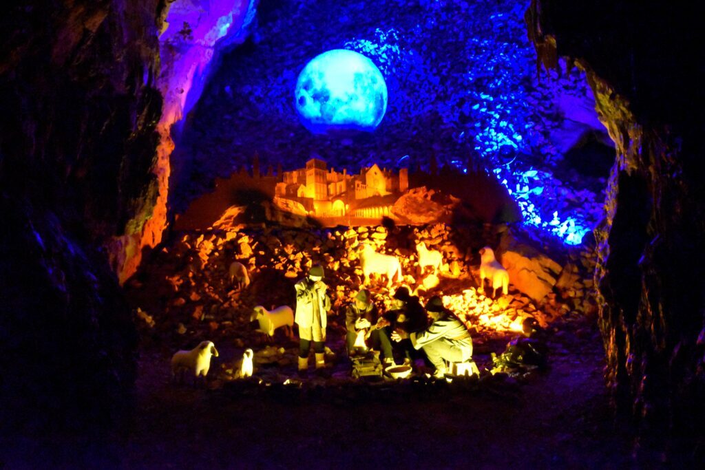 Božična pravljica v Postojnski jami
